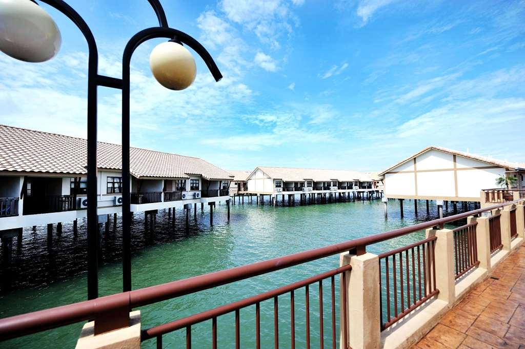 Lexis Port Dickson Hotell Exteriör bild