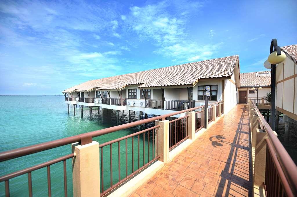 Lexis Port Dickson Hotell Exteriör bild