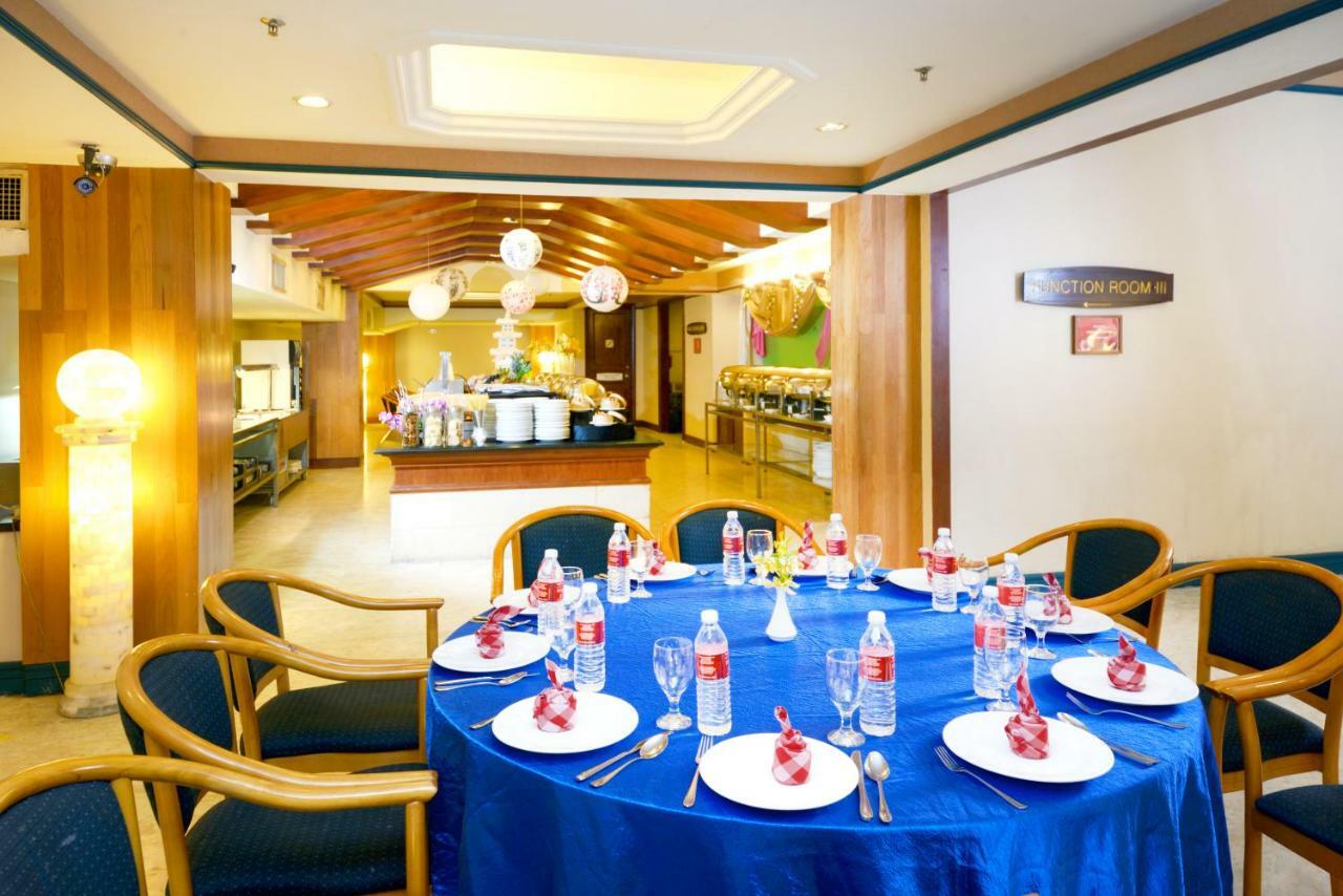 Lexis Port Dickson Hotell Exteriör bild
